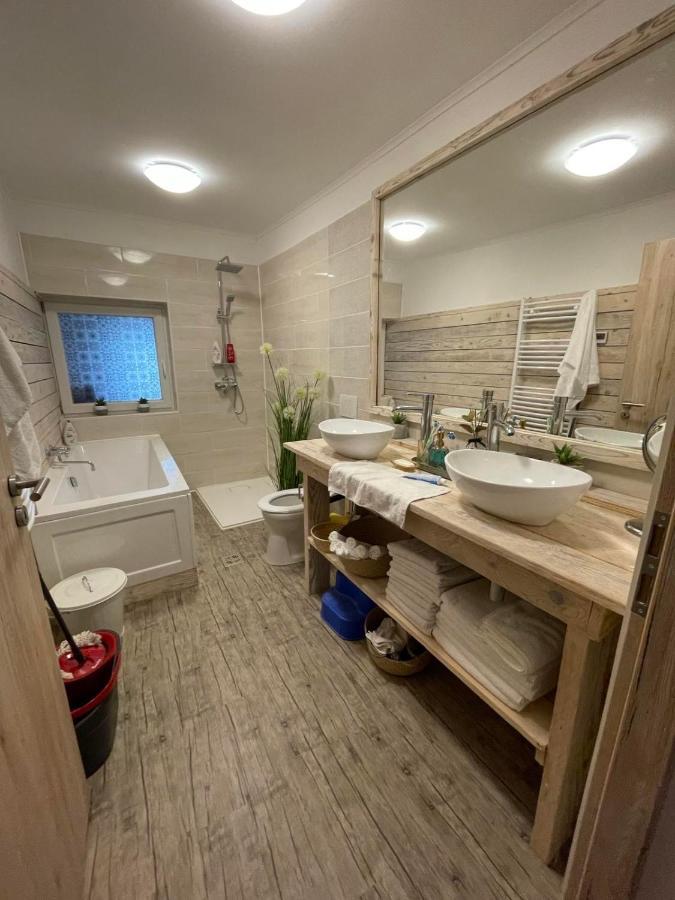 Lisbet Apartmán *